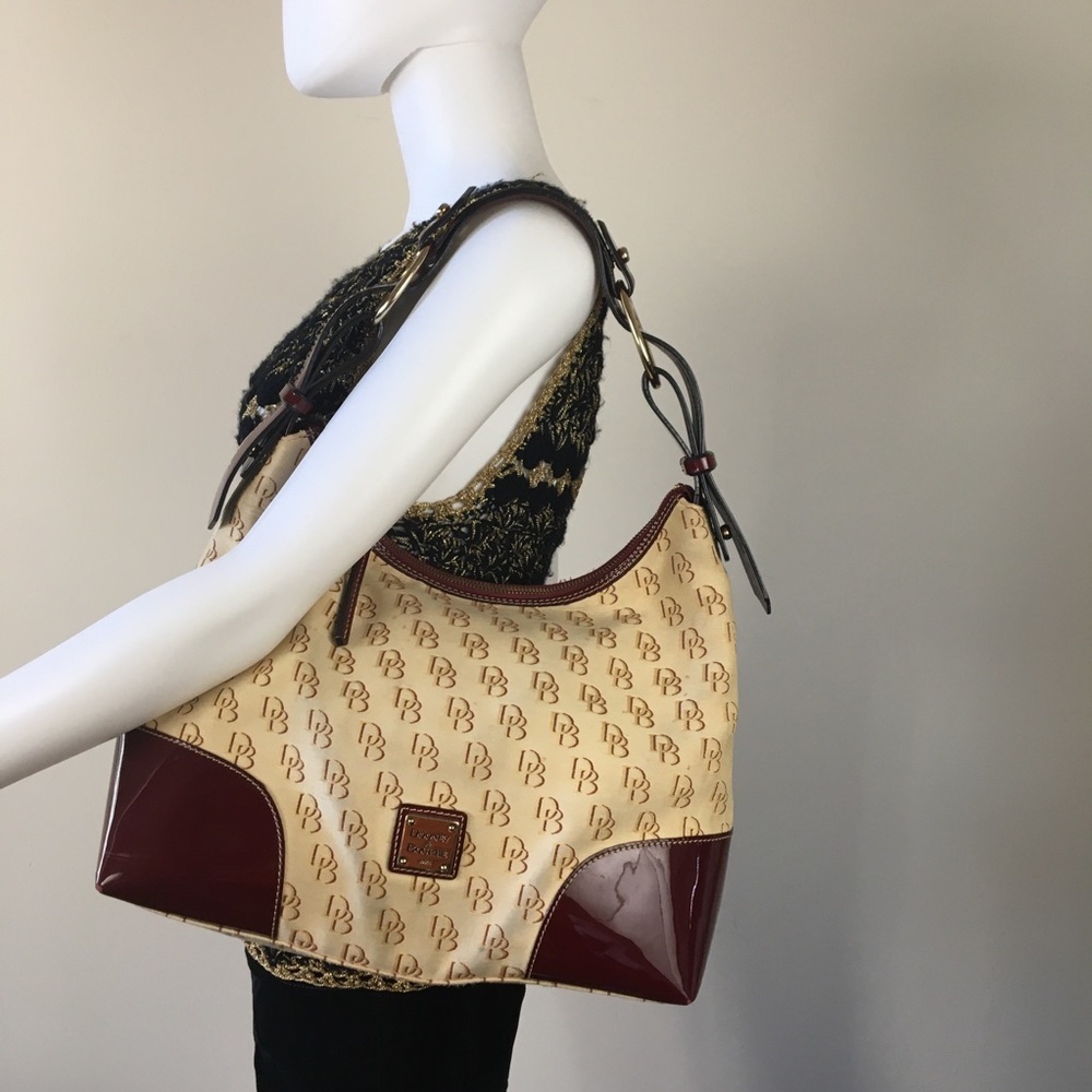 Dooney & Bourke Bag. - Picture 2 of 8